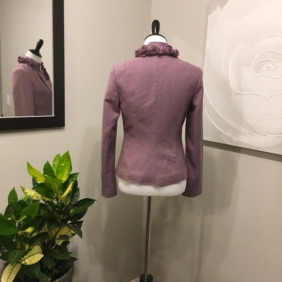 Beautiful Fitted Wool Blazer - Picture 3 of 7